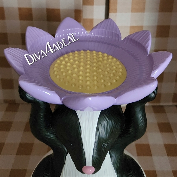 New! Bath & Body Works FLOWERY SKUNK Pedestal 3-Wick Candle Holder - Picture 4 of 5
